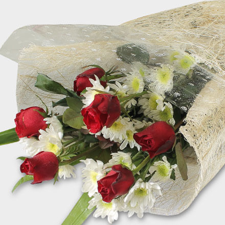 Bouquet of six red roses