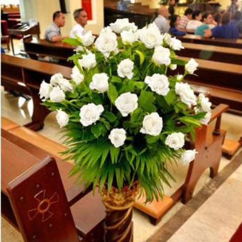 Wedding Santuario De San Antonio White Roses Arrangement Package