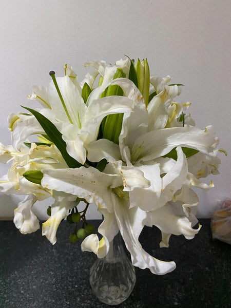 WHITE LILIES IN A VASE